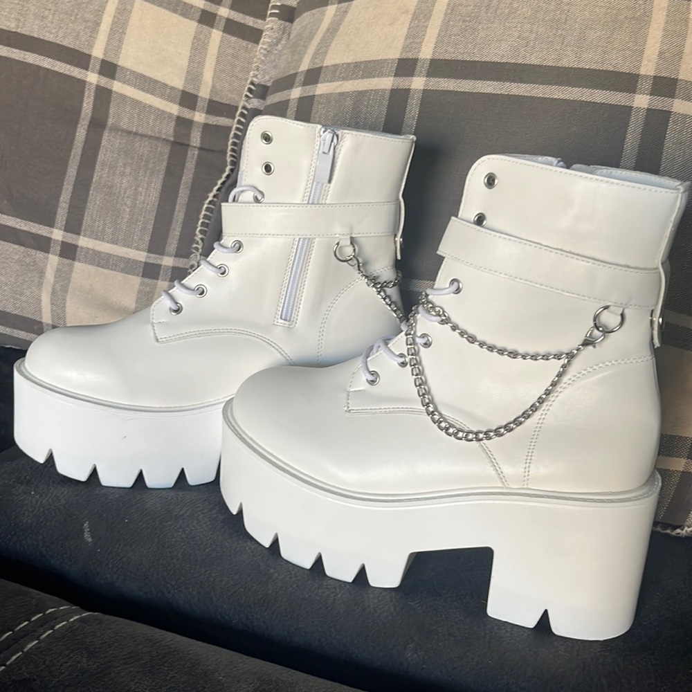 BRAND NEW platform boots